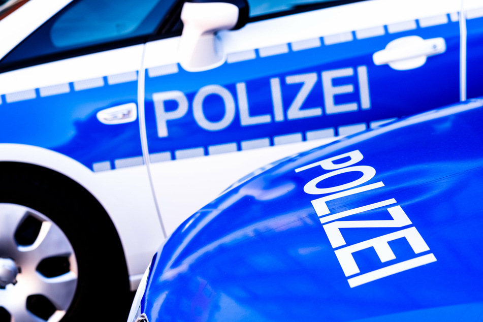 Die Polizisten konnten den flüchtigen Golf-Fahrer am Ende stellen und erfuhren dann gleich drei Gründe, weshalb sich der Mann für die Flucht entschieden hatte. (Symbolbild)