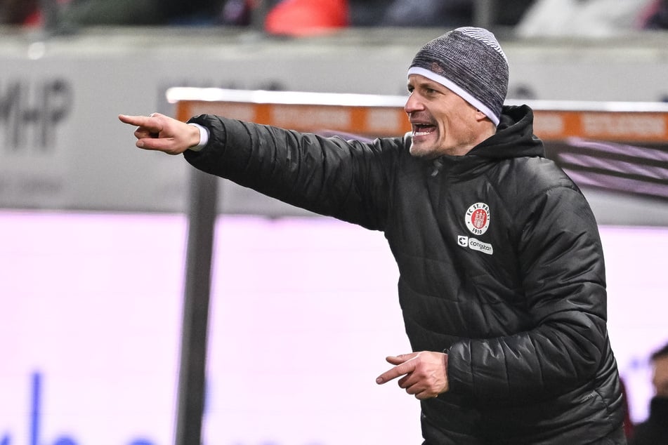 St.-Pauli-Trainer Alexander Blessin (51) hat eine hohe Meinung vom SC Freiburg.