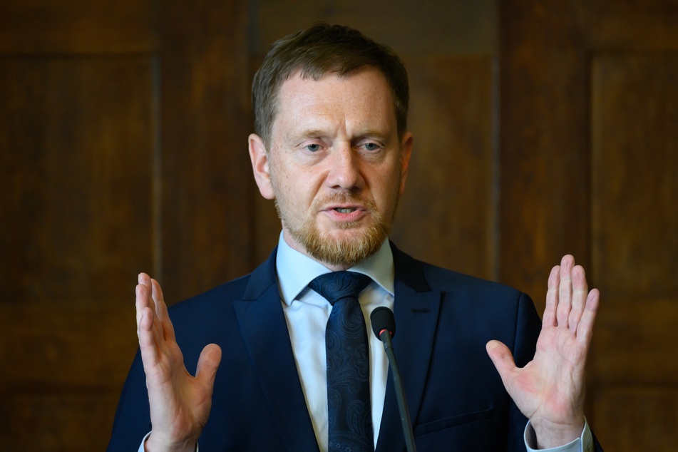 Sachsens Ministerpräsident Michael Kretschmer (49, CDU) fordert die Abschiebung straffälliger Migranten.