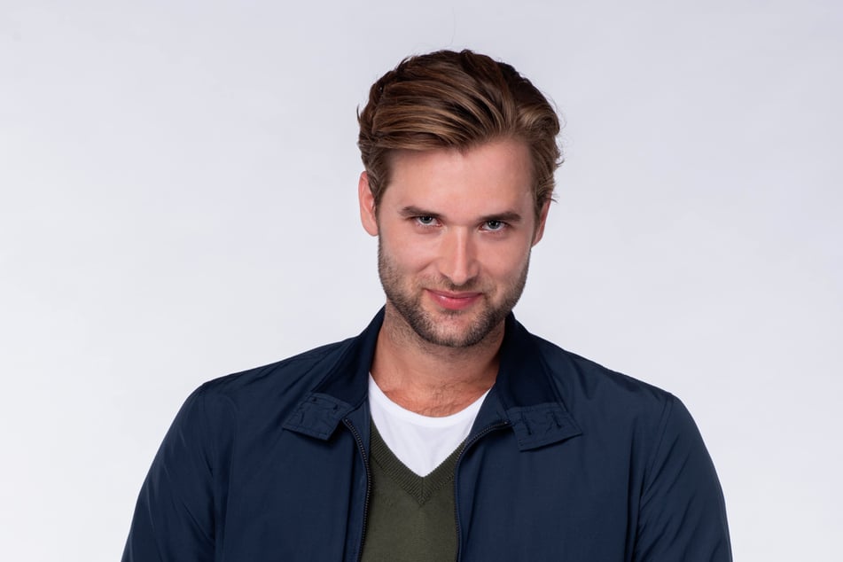 Thore Lütje (32) hat im "Rote Rosen"-Studio sein eigenes Kuscheldeckchen.