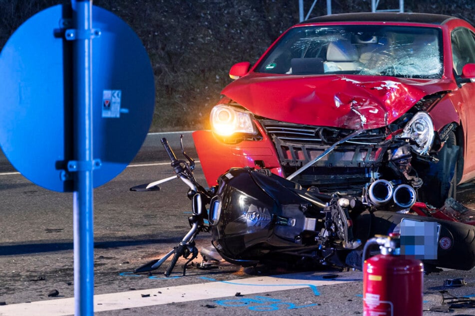Horrorunfall: 54-jähriger Ducati-Fahrer stirbt bei Frontalcrash
