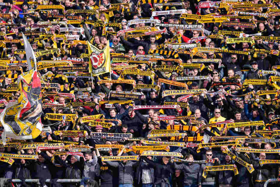 70 Fans wollten die Demo stürmen. (Archivbild)