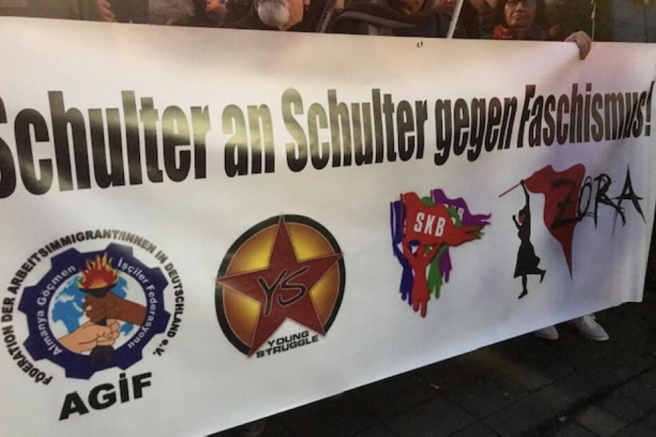 Die Teilnehmer der Demo sprachen sich auf Plakaten auch gegen Rassismus und Faschismus aus.