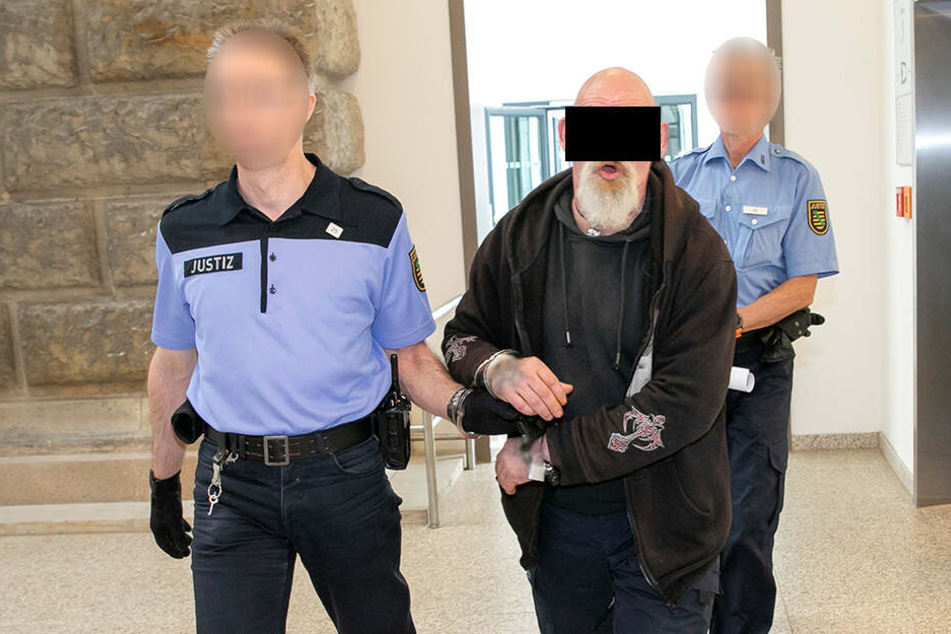 Inzwischen sitzt Roberto S. (51) eine lange Haftstrafe ab. Nun kamen noch mal zehn Monate Knast dazu.