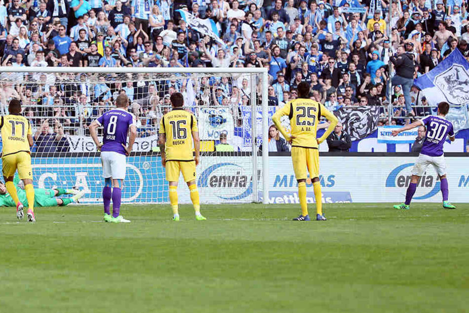 Dimitrij Nazarovs zweiter Streich: In der 79. Minute verwandelte er seinen zweiten Elfer zum 3:0 ebenso sicher wie den ersten zum 1:0.