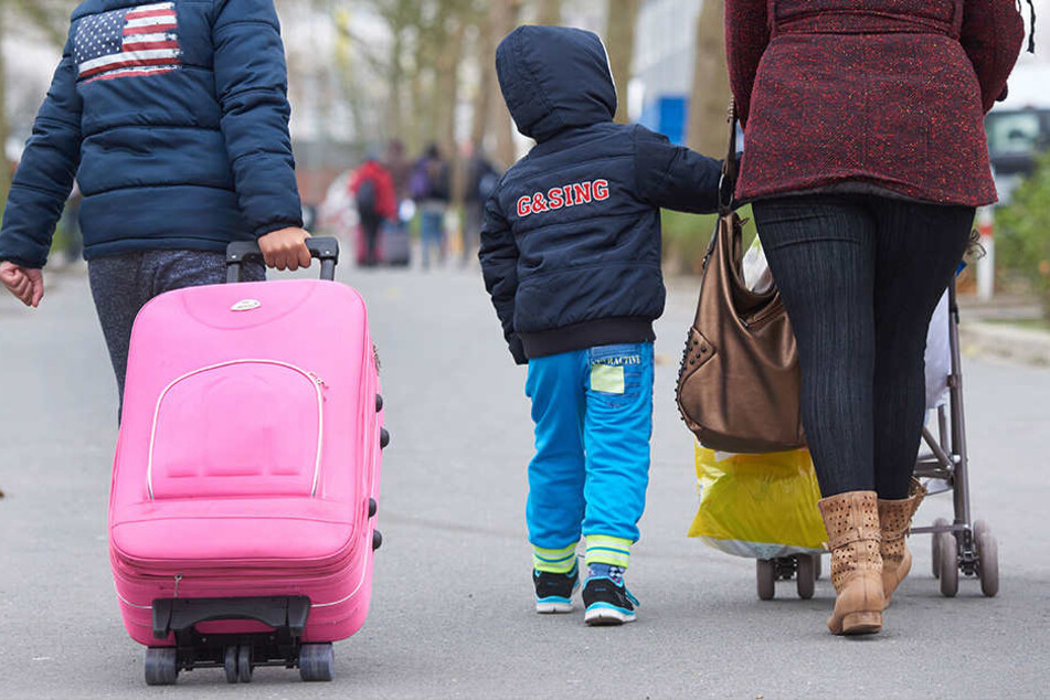 Viele Menschen übernahmen für einige Flüchtlinge Bürgschaften. (Symbolbild)