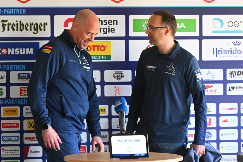 Matthias Roos (43, r.) bei der Vorstellung des neuen Eislöwen-Trainers Corey Neilson (46).