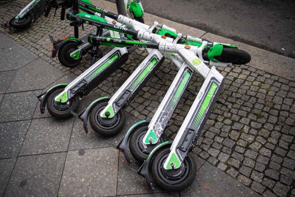 E-Scooter-Verleiher müssen ab dem 1. Januar einige Regeln in Düsseldorf beachten (Symbolbild).