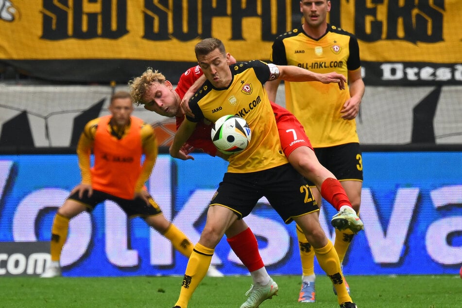 Gegen wen Niklas Hauptmann (28, vorn) & Co. im DFB-Pokal ranmüssen, erfahren sie am 15. Juni.