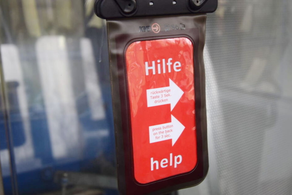 Im Zweifel können Fahrgäste jetzt einen Notruf absetzen.