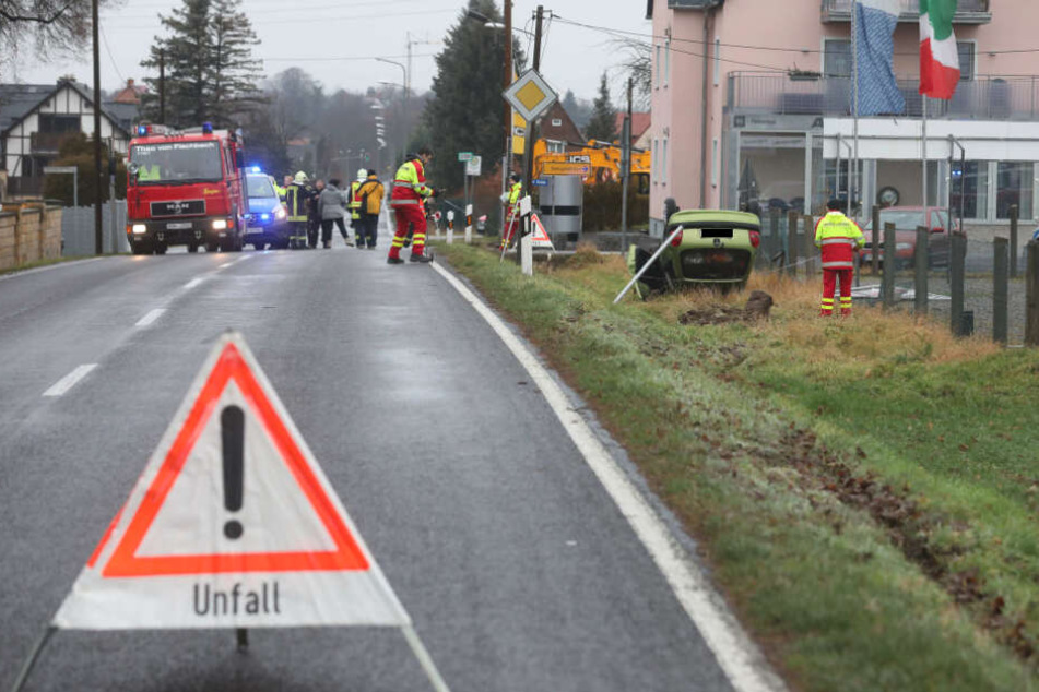 Die Stolpener Straße in Fischbach war über eine Stunde gesperrt.