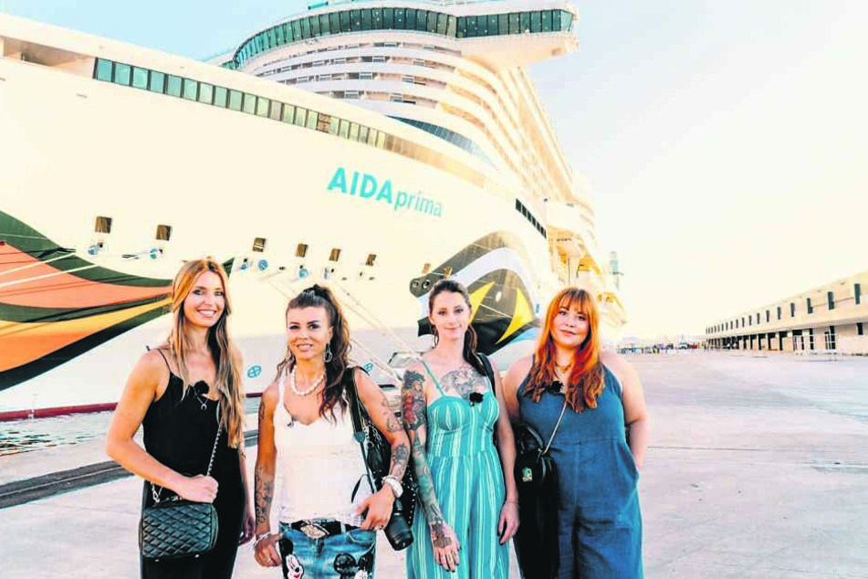 Sandra (43), Gordana (47), Alisa (29) und Sandra (25, v.li.) werden von der "AIDAprima" unter anderem nach Rom und Barcelona gebracht.