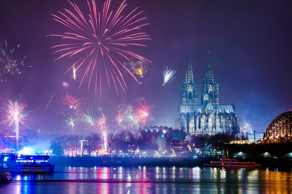 Kölner Dom, Hohenzollernbrücke und Rhein - von der Schäl Sick aus hast du den besten Blick auf die Kölner Wahrzeichen.