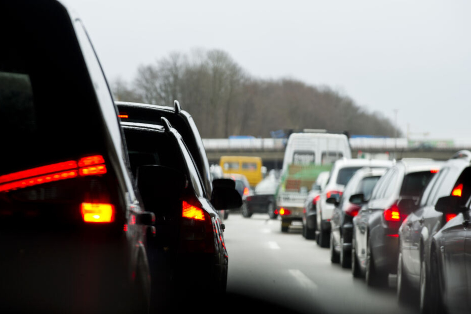 Mitten Auf Der Autobahn 96 Schrank Fallt Von Anhanger Tag24