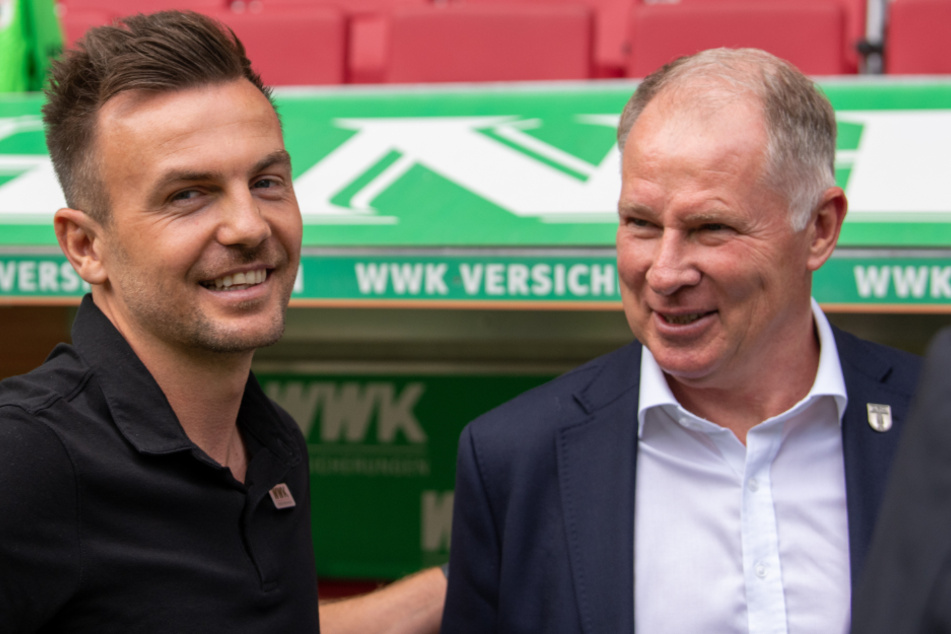 Im Sommer 2022 holte Stefan Reuter (56, r.) Trainer Enrico Maaßen (39) nach Augsburg.
