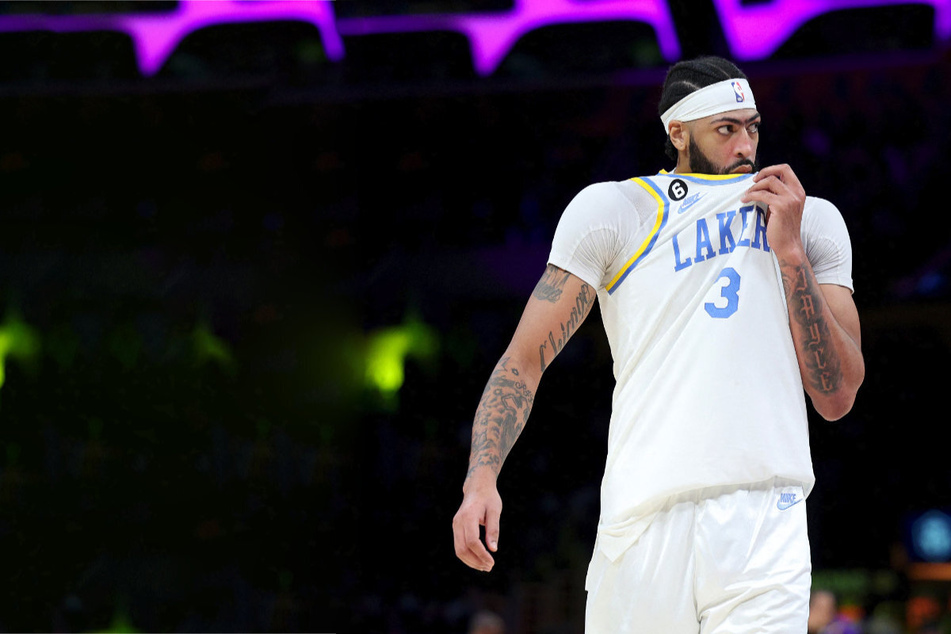 Los Angeles Lakers center Anthony Davis will be out injured for at least a few weeks.