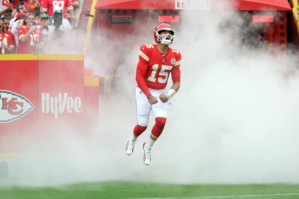 Ziemlich abgehoben: Patrick Mahomes hat jetzt neun Spiele Zeit, zwei Touchdown-Pässe zu werfen. Das sollte eigentlich in dieser Woche schon machbar sein. Allerdings ist die Jaguars-Defense sehr gefährlich.