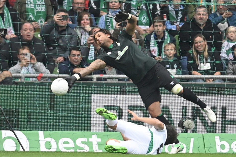 Der 41-Jährige wünscht sich eine Rückkehr in die Werder-Traditionsmannschaft.