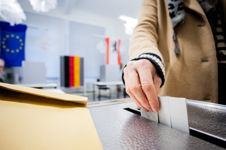 Sollten die Wahlzettel in Deutschland knapp werden, hat Polen scherzhafterweise seine Unterstützung angeboten.