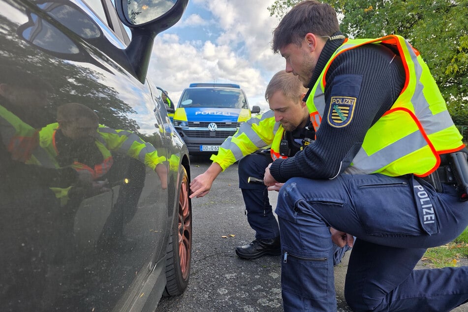 Die Tuning-Kontrolle dient auch zur Fortbildung für unerfahrene Polizisten.