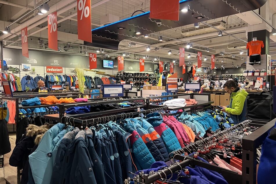 INTERSPORT schenkt Kunden für kurze Zeit hohe Rabatte auf Outdoor Jacken