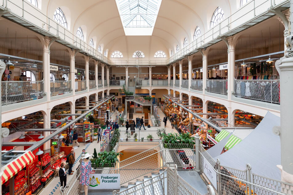 In der Neustädter Markthalle kann am Sonnabend gefeilscht werden.