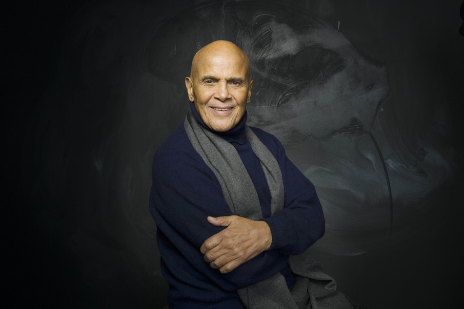 Harry Belafonte wurde 1927 im Schwarzenviertel Harlem geboren, verbrachte aber einen großen Teil seiner Jugend in der jamaikanischen Heimat seiner Mutter.
