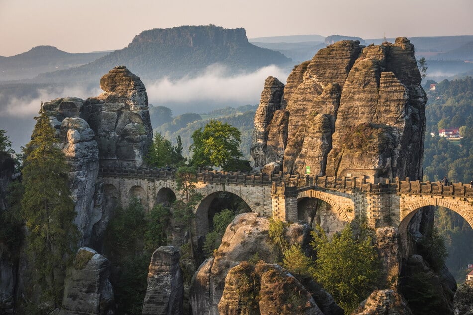 Ob ein Kameraschwenk auch die Bastei in der Sächsischen Schweiz einfängt, wird die Serie zeigen.