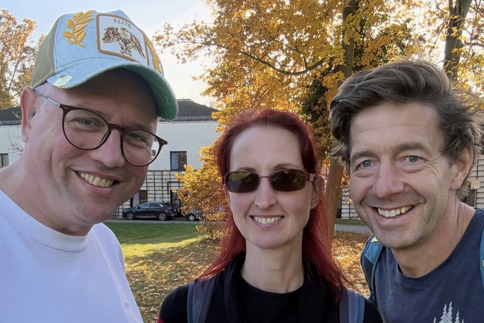 Maik Zeuge lief gemeinsam mit seiner Frau und Jörg Färber, dem Botschafter des Kinderhospizes Bärenherz, einen 100-Kilometer-Marsch.