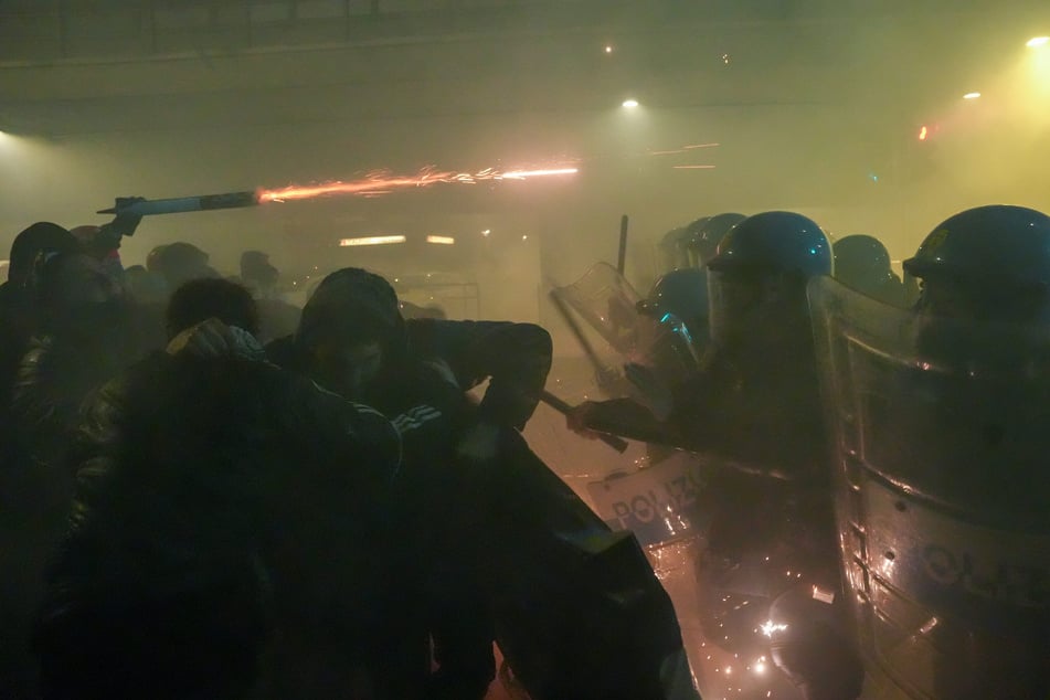 Bei Protesten gegen die US-Einwanderungsbehörde ICE kam es zu Zusammenstößen zwischen Demonstranten und Polizei.