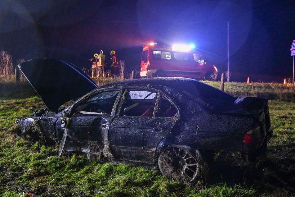 Im Landkreis Leipzig kam es am Donnerstagabend zu einem schweren Autounfall.