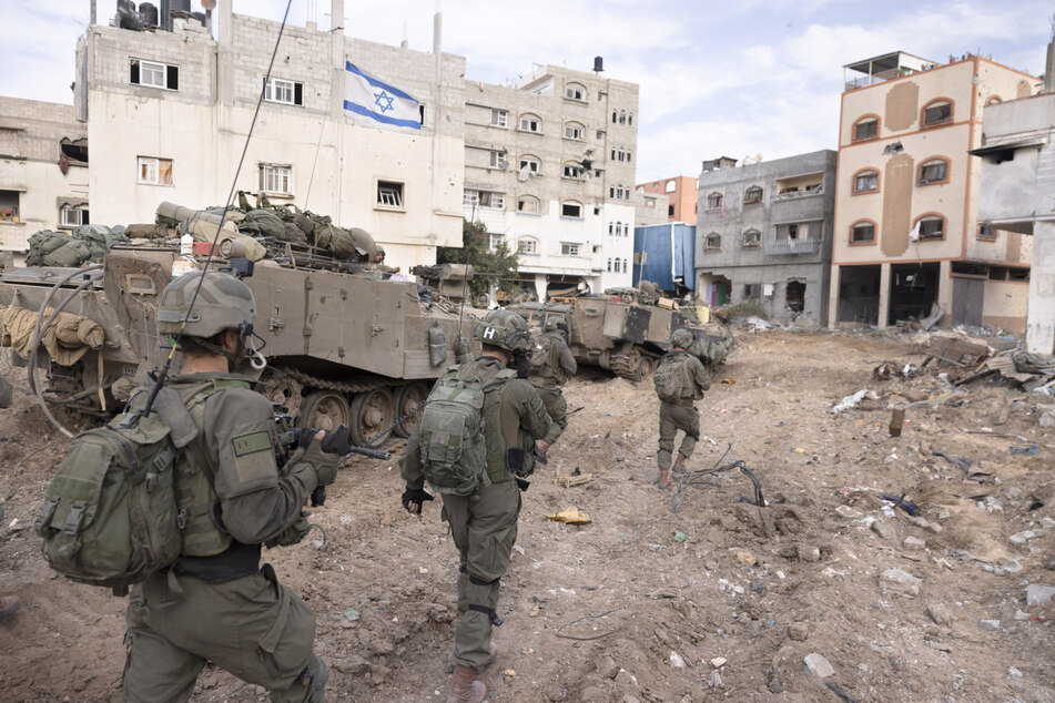 Israelische Streitkräfte haben sich im Stadtteil Schedschaija in Gaza-Stadt festgesetzt. Bereits im Dezember des vergangenen Jahres waren die Truppen dort im Einsatz.