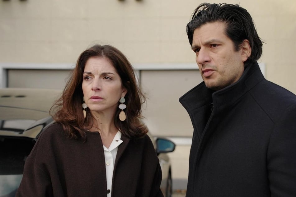 Maximilian merkt, dass er in eine Falle getappt ist.