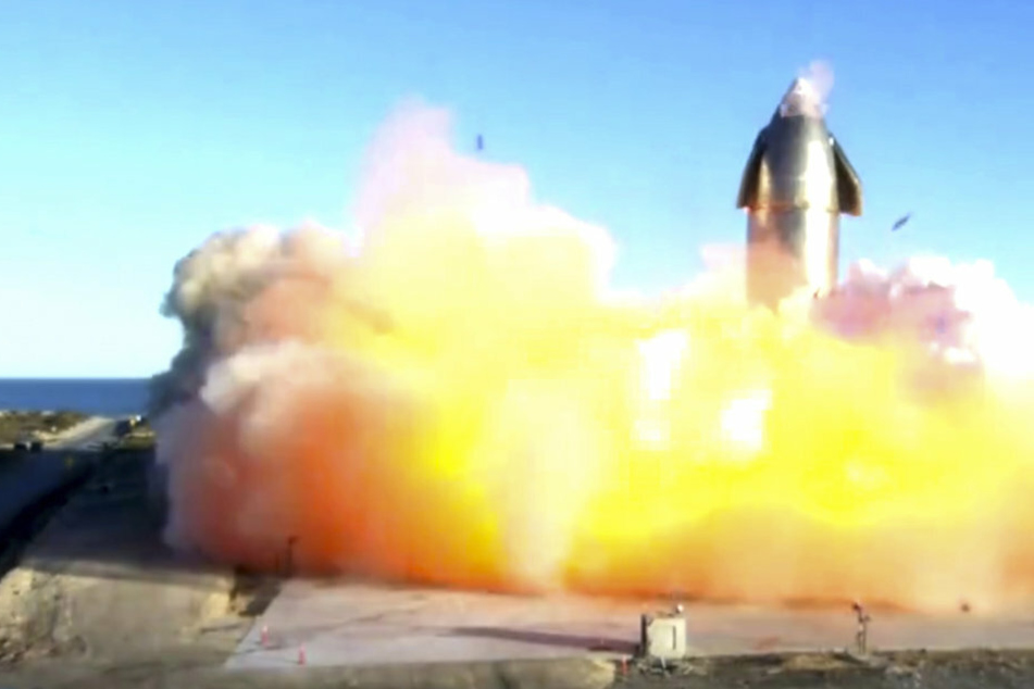 SpaceX-Rakete, die Menschen zum Mars fliegen soll, explodiert beim Testflug