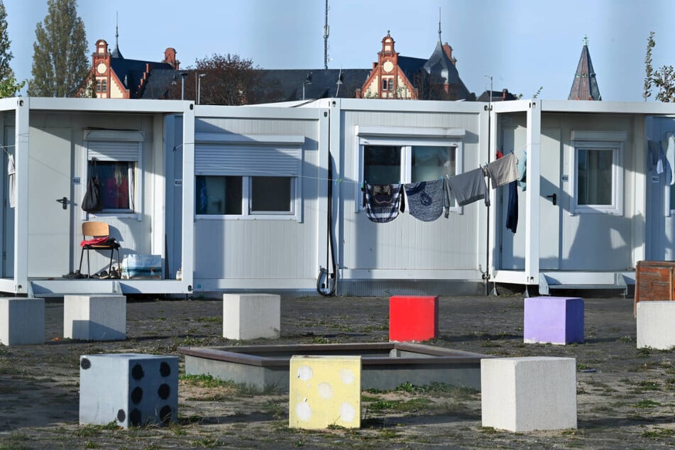 Am Columbiadamm auf dem Tempelhofer Feld leben Geflüchtete in Wohncontainern. Hier sollen Unterkünfte für mindestens 1100 weitere Menschen geschaffen werden.