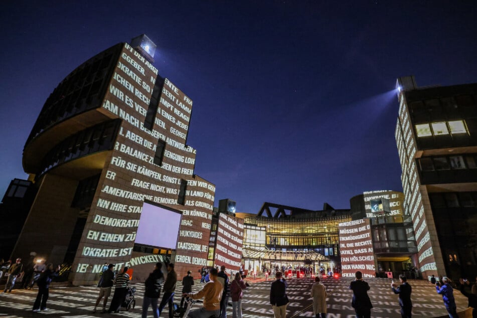 Runder Geburtstag des NRW-Landtags: Diese besondere Aktion soll Demokratie schützen