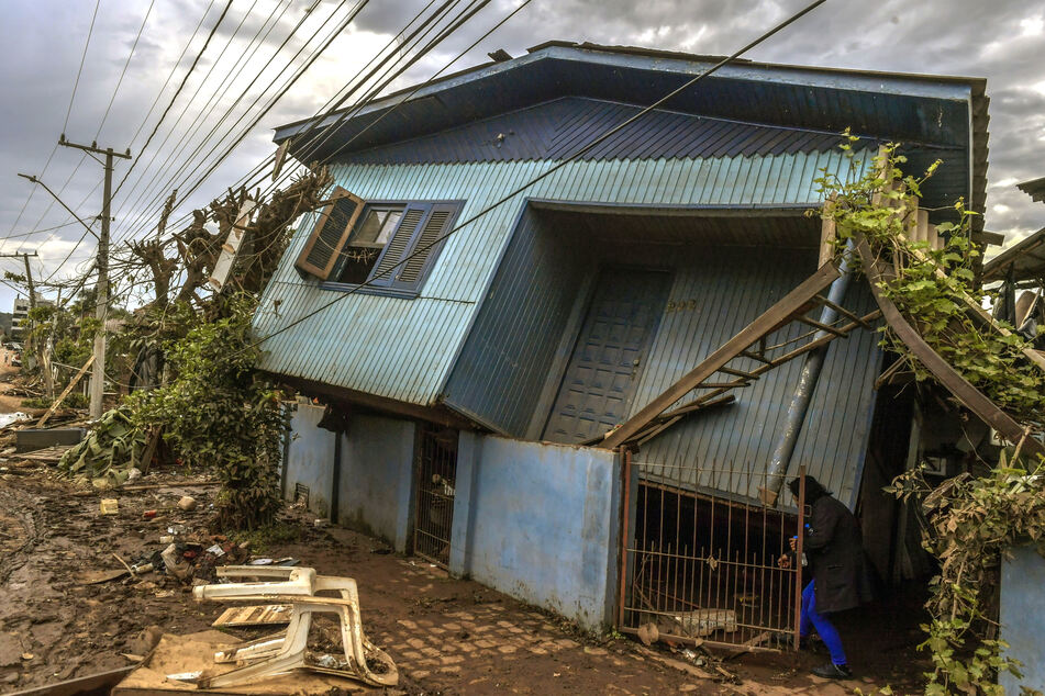 Blick auf ein zerstörtes Haus nach den schweren Unwettern im Süden Brasiliens. Die Zahl der Toten ist auf mindestens 41 gestiegen.