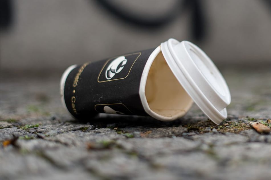 Berlin: Gras statt Plastik: Berliner Unternehmen kämpft gegen den To-go-Müll