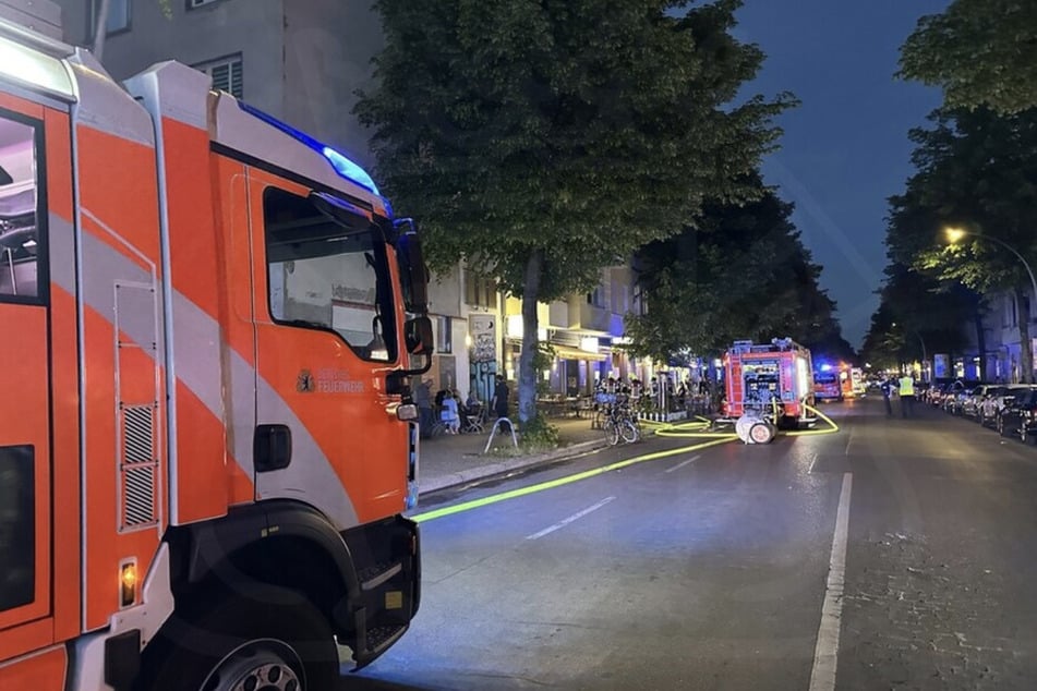 26 Einsatzkräfte der Feuerwehr waren vor Ort.