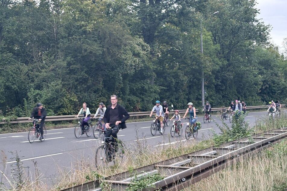 ... oder der normalerweise nur für motorisierten Verkehr freigegeben B2 wurde fleißig in die Pedale getreten.