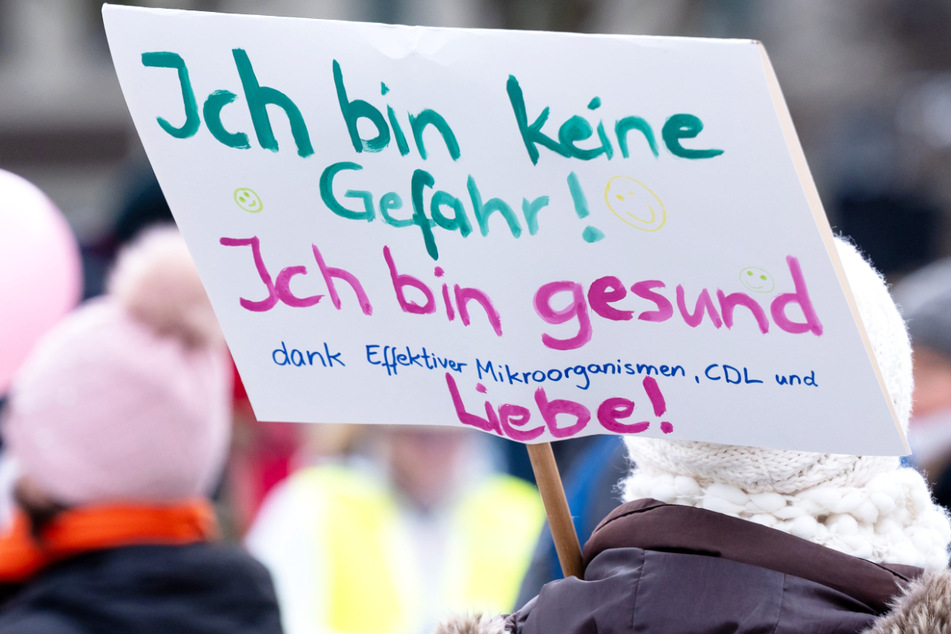 Entsprechende Protestaktionen gegen die staatlichen Corona-Maßnahmen häufen sich in Bayern in den vergangenen Tagen und Wochen.