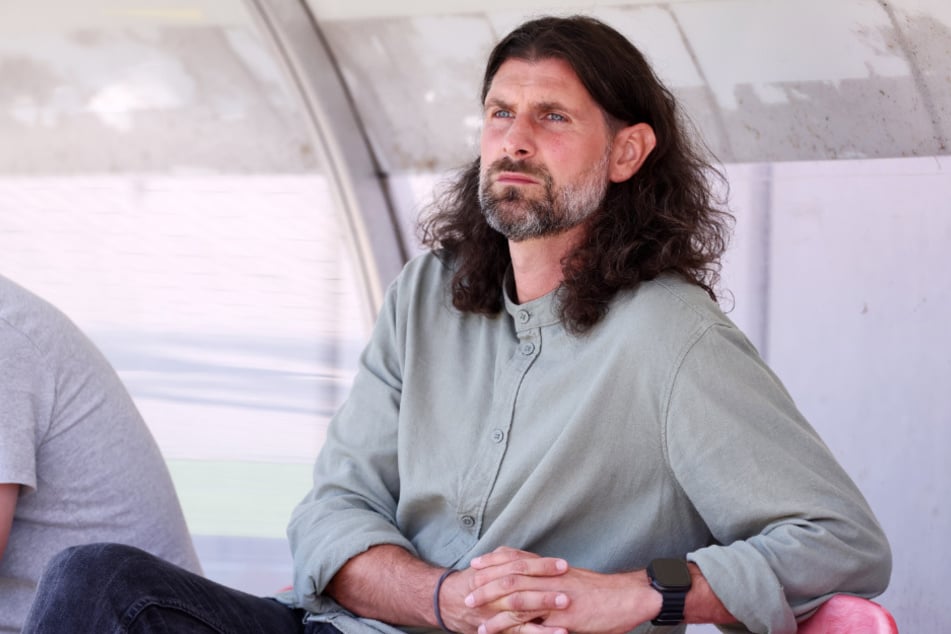 FSV-Sportdirektor Robin Lenk (41) hat nur das Ziel, Auerbach zu schlagen.