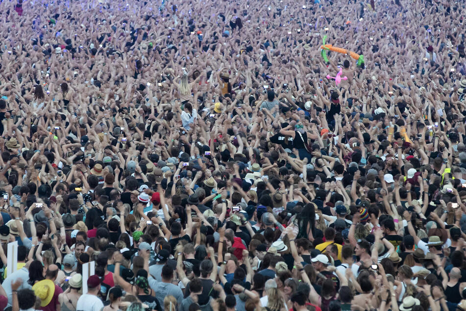 Menschenmassen beim Rock-im-Park-Festival. Die steigenden Kosten für Musikgroßereignisse bekommen auch die Fans zu spüren.