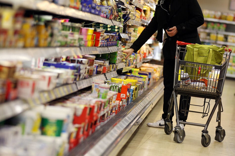 Einkauf könnte teurer werden: Entwicklungen auf dem Weltmarkt schlagen sich unmittelbar auf den deutschen Milchpreis durch. (Symbolfoto)