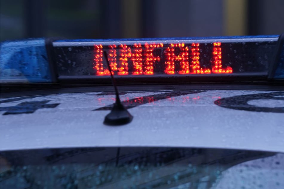 Von Polizeiauto erfasst und schwer verletzt: Wieso lag Frau auf der Straße?