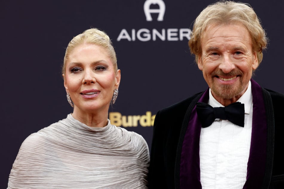 Karina Mroß (63, l.) steht fest an der Seite ihres krebskranken Gatten, dem Showmaster Thomas Gottschalk (75).