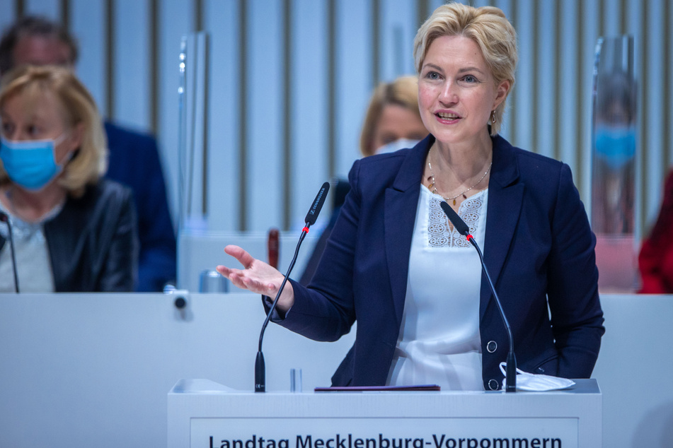 Manuela Schwesig (SPD), Ministerpräsidentin von Mecklenburg-Vorpommern, spricht bei der Sitzung des Landtags von Mecklenburg-Vorpommern. (Archivbild)