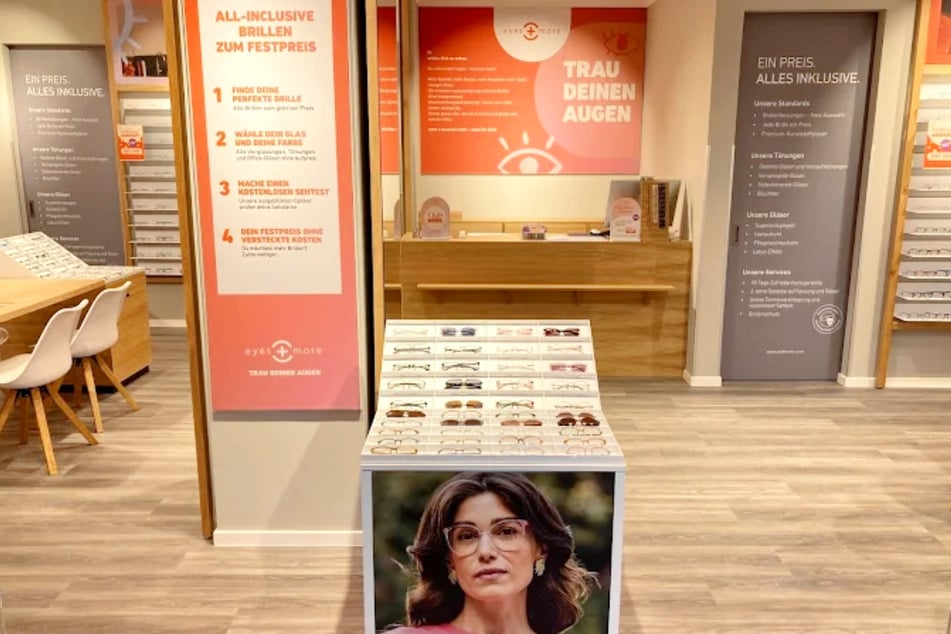 Jetzt bei eyes + more in Wismar die neue Brille inklusive Gläsern für nur 89 Euro sichern.