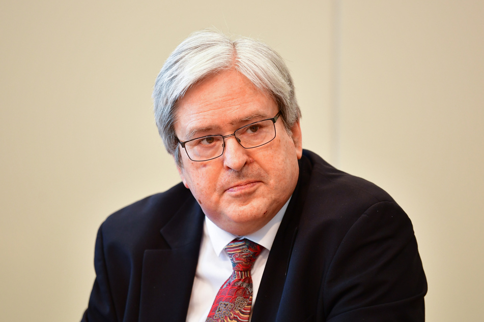 Brandenburgs Wirtschaftsminister Jörg Steinbach (63, SPD). (Archivbild)