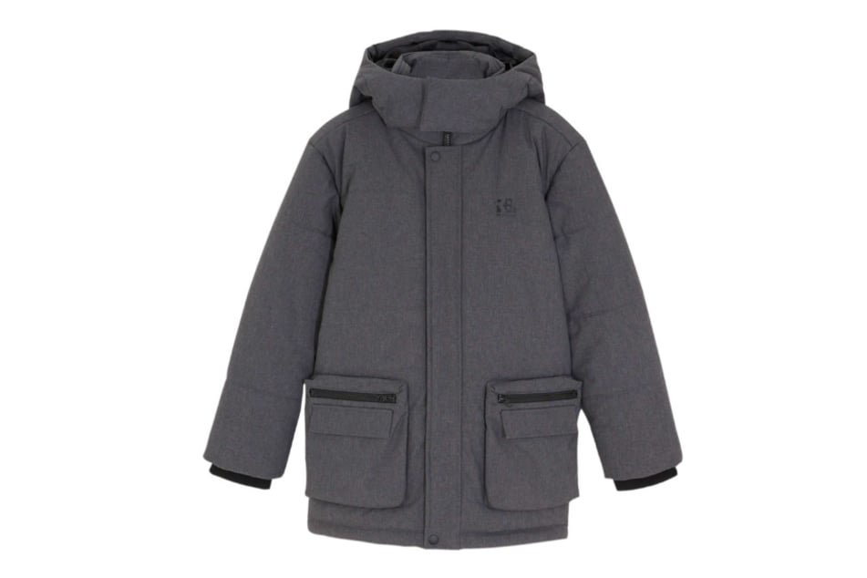 Diesen warmen Parka kann man bequem im Onlineshop von bonprix bestellen.